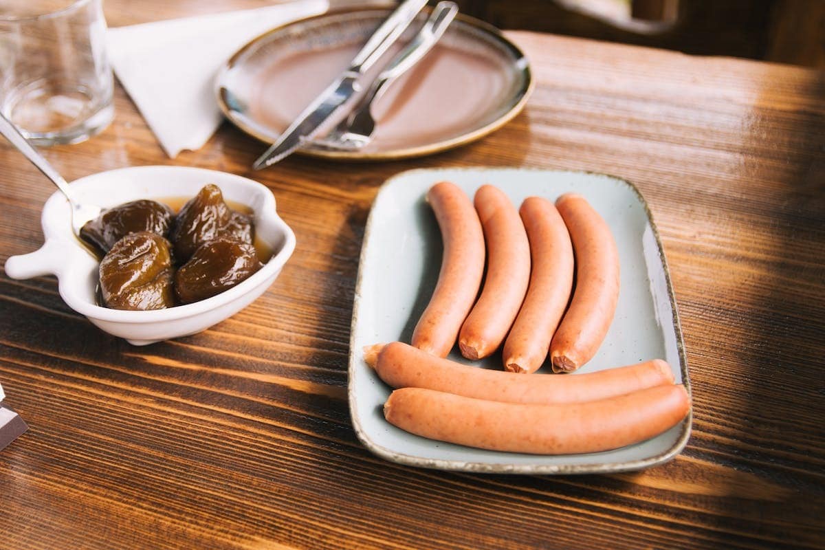 Cuisson saucisse de Francfort temps et méthodes de préparation L