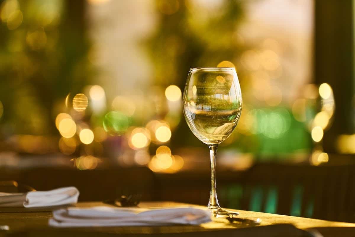 Vin blanc et poisson : les associations qui feront pétiller vos papilles