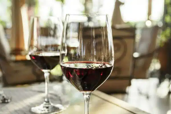 Comment apprécier un bon vin rouge sans alcool ?